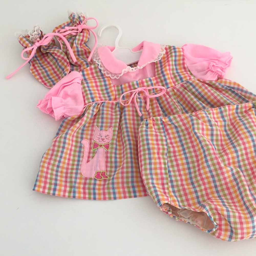 Infant Baby Size 0-3 Months Colorful Plaid Outfit with Pink Cat Appliqué